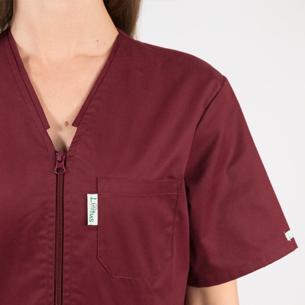 Costum medical Lotus 2, bluza cu fermoar, pantalon cu manseta, visiniu