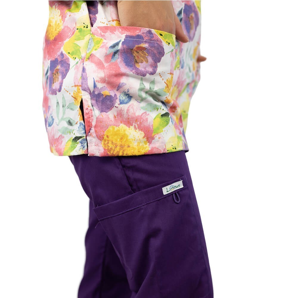 Bluza medicala imprimata Lotus 1, guler asimetric, Pastel