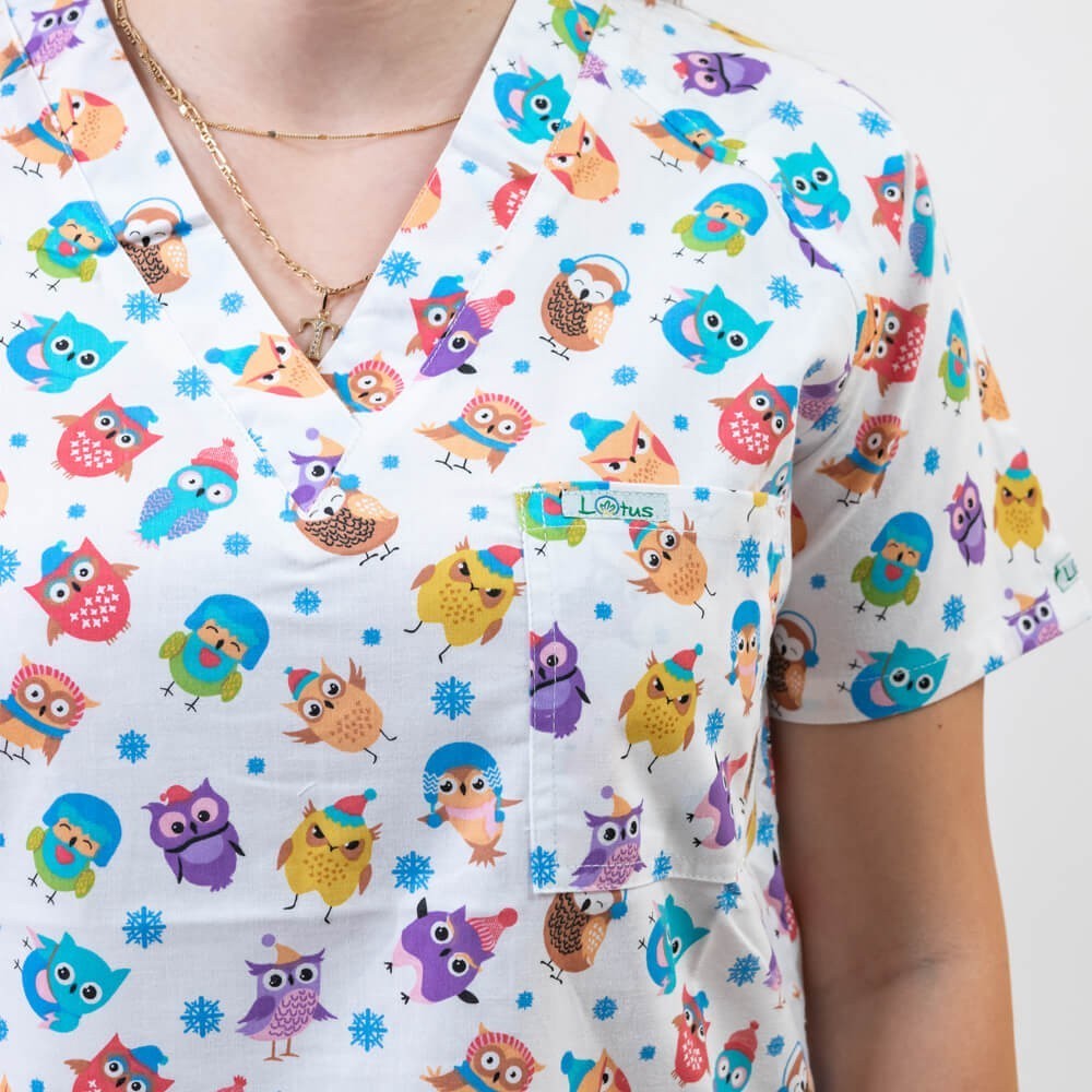 Bluza medicala imprimata Lotus 1, guler in V, Happy Owl