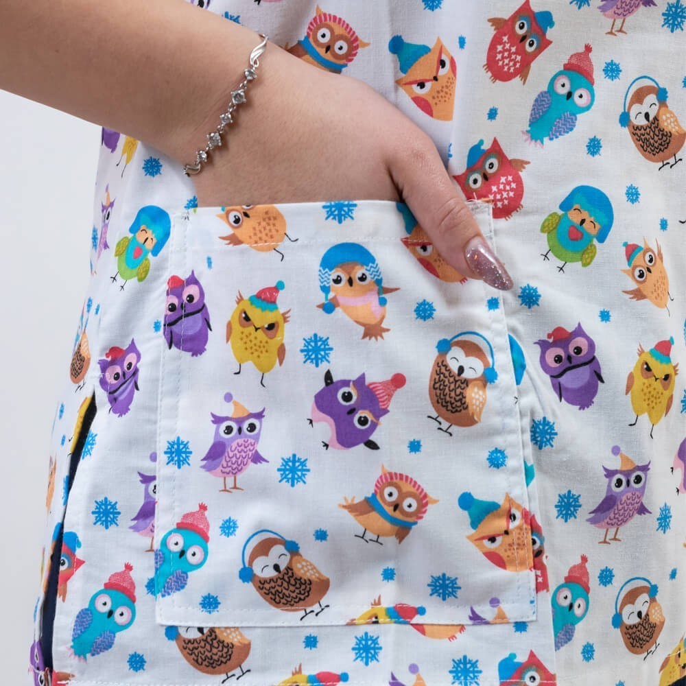 Bluza medicala imprimata Lotus 1, guler in V, Happy Owl